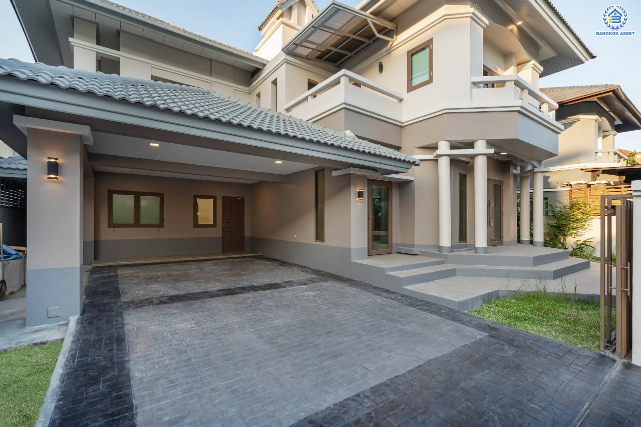 บ้านมือสองตกแต่งใหม่ ดีไซน์สวย โครงการ ซันไรซ์กรีน นวมินทร์ เนื้อที่ 75 ตร.ว. พื้นที่ใช้สอยมากถึง 338 ตร.ม. พร้อมฟังก์ชัน 4 ห้องนอน 4 ห้องน้ำ 1 ห้องแม่บ้าน จอดรถได้ 2 คัน รองรับทุกกิจกรรม บนทำเลเชื่อมต่อหลายเส้นทาง ใกล้รถไฟฟ้าสายสีชมพู "สถานีรามอินทรา" และจุดขึ้นทางด่วน "เอกมัย-รามอินทรา"